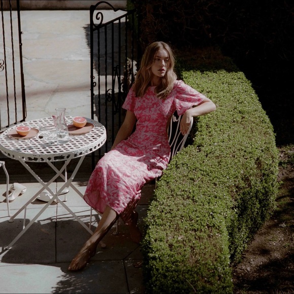 ❌SOLD Charlie Holiday "Harlow" Linen Floral Dress w/ Flutter Sleeves & Open Back - Picture 5 of 11